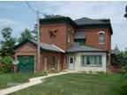 2 Bed Apt. in Victorian Home (Broadway St)