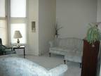 1 BR upstairs apartment on square (Oskaloosa)