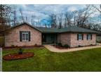 Unique Floor Plan on Level Lot in Bella Vista AR!