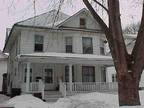 $525 / 2br - 2 Bed / 1 Bath apartment in West Waterloo close to Irving