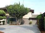 $795 / 2br - 897ft² - Hook-Ups / Garage / Covered Patio / Walk to Mall
