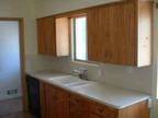 $800 / 3br - ft² - Pet Friendly & very spacious 3 Bed/1.5 bath (170 N 400 W #1