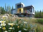 $2700 / 3br - Striking 3 bed, 2 bath home with stunning lake views!