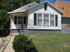 624 Sixth Street 3BR Family (Charleston, IL) 3BR bedroom