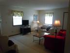 $990 / 3br - 1300ft² - Nice Condo, attached garage, (Troy) 3br bedroom