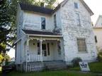 $550 / 3br - 1450ft² - 3 bedroom 1&1/2 bath (11 east 9th street IN ASHLAND)