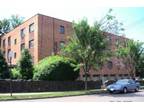$ / 1br - Fabulous 1 Bedroom apartment! HARDWOOD floors! available August 1st