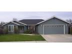 $1125 / 3br - 1666ft² - 263 Applewood Drive (Central Point) 3br bedroom