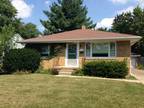 $965 / 2br - 957ft² - Awesome 2 BR Near Bus Lines and Shopping-Champaign