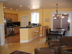 $ / 3br - Beautiful Westside Townhome! Spacious-Light & Bright w/ Cozy Courtyard