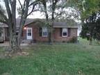 $750 / 3br - 3 bdrm House For Rent (St. B - near Trenton Rd.) (map) 3br bedroom