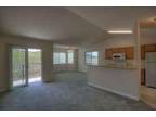 $815 / 2br - 995ft² - 2nd Floor w/ Balcony Avail October!