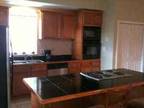 $200 / 3br - Charming Apartment near Indianapolis International Airport &