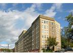 $930 / 1br - 770ft² - ★ Move Aug 1st--Lots of Closet Space--H/W