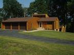 $ / 4br - Beautiful 2-Level Home on the Shenandoah River (Elkton