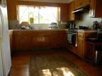 200ft² - Large Room in Quiet Neighborhood (Exeter)