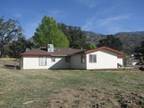 $885 / 3br - 1650ft² - Nice 3/2 on Half Acre (Tehachapi) (map) 3br bedroom
