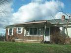 $700 / 3br - Section 8 approved (Lenoir) (map) 3br bedroom