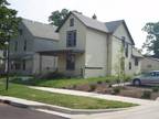 $650 / 3br - Great 3 Bedroom with 1.5 Bathrooms at 1319 McCulloch!!