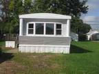 $475 / 2br - **Two bedroom in quiet residential neighborhood** (Newcomerstown)