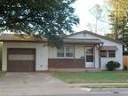 $825 / 3br - 1188ft² - 4510 52nd