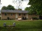 $585 / 2br - 780ft² - GALESBURG RENTAL - FENCED YARD/PETS WELCOME!!!!
