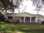 $1250 / 2br - LFT Southside Near Johnston and South College (320 Oak Street) 2br