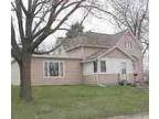 $ / 4br - 4 Bedroom, 2 Bathroom Duplex (122 N Division) (map) 4br bedroom