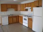 $710 / 2br - 950ft² - 2bed/2bath, W/D hu, Dble Garage, heat pd, Avail April 1!