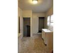 $525 / 2br - 2 Bedroom House. Washer Dryer Hookups. Full Basement (904 E.Kansas.