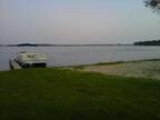 $600 / 1br - 700ft² - GUN LAKE FRONT COTTAGE-SEASONAL 9 MONTH LEASE-VERY