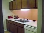 $665 / 2br - 950ft² - Fall into savings @ a GREAT community @ Oakdale Villas!