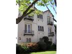$1450 / 570ft² - Large "more than a studio" in a charming 1929 building