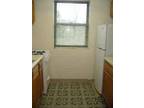 $695 / 2br - 10-15 minutes from Downtown. Greentree Village. FREE HEAT.