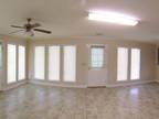 3 Bedroom 2 bathroom Property for Sale - Waycross