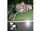 Huge Lakefront Home/Perfect for Vacation Get Away or Events