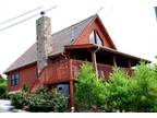 Honey Bear Cabin-3 Bd/2 Bath,Wi-Fi, Hot Tub, Pool, Pool Table, Resort