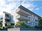 Bright & spacious with modern remodel! deposit, pool & Gym!