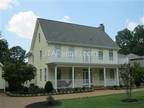Secluded Luxury on the Lake, Boat Dock, Lawn Included, Private Drive