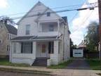 $325 / 5br - Fabulous Student Housing for June (West Side) (map) 5br bedroom