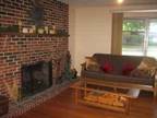Spacious 4/3 close to UF and GHS (13th street)