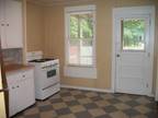 $750 / 3br - Lovely 3 Bedroom Apartment (Elmira) (map) 3br bedroom