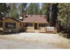 Cute Cozy 3 Bedroom 2 Bath Cabin with Hot Tub!