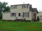 $900 / 3br - 2/3 BR HOUSE w garage & nice yard (1321 Iowa St