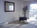 $1795 / 1br - 625ft² - Steps Away is Your Home