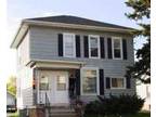 $550 / 3br - One/Day Featured Property: 527 Merritt Avenue (Oshkosh) 3br bedroom