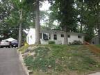 $1485 / 3br - Single Family Home with Updated Kitchen and Fenced Backyard