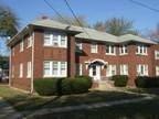 $450 / 1br - 700ft² - Spacious apartment w/garage (Rockford) (map) 1br bedroom