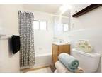 $2357 / 2br - 955ft² - Cozy Town Home w/ Lots of Closet Space