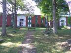 $675 / 2br - 700ft² - Castle Garden Apartments (heat included!) (220 W.